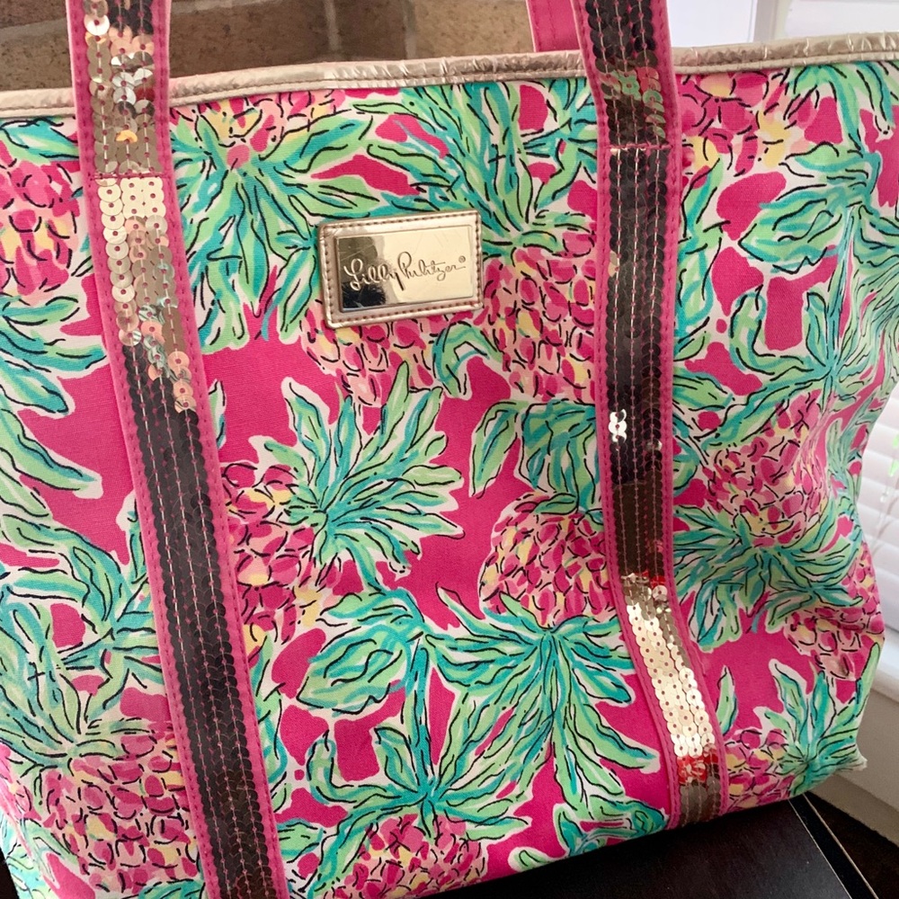 Tote bag